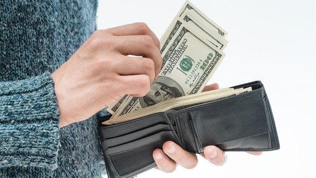 Breaking Free from the Cycle: A Comprehensive Guide to Consolidating Credit Card Debt into One Low Monthly Payment